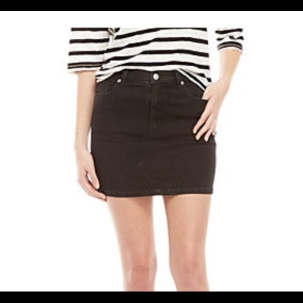 FREE PEOPLE NWT Black mini skirt Teagan Size 25